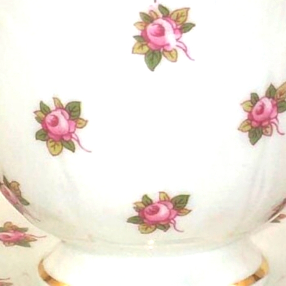 Aynsley China Rosedale Tea And Saucer Set - Picture 5 of 5